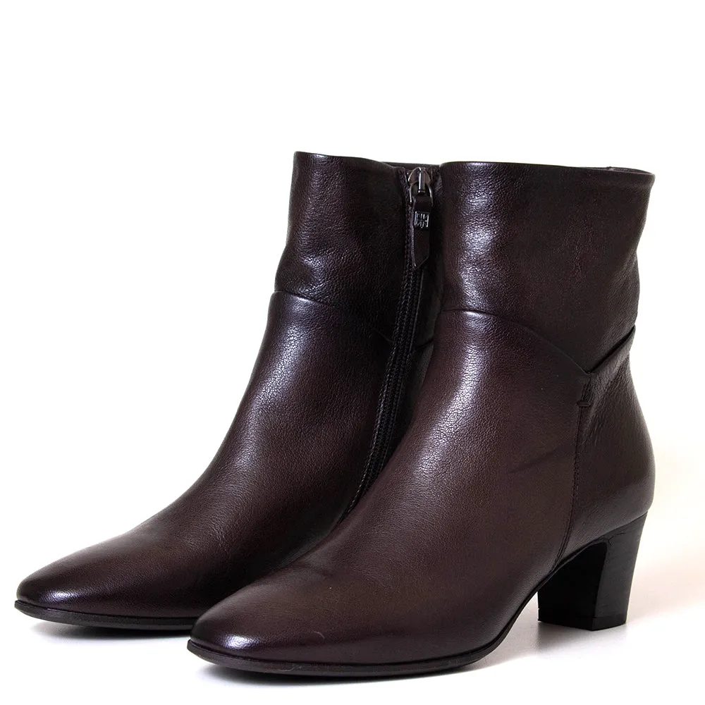 Sure! Heres an optimized title for the product:

Premium Hamida Womens Stylish Leather Ankle Boots - Comfortable and Trendy Footwear for Every Occasion

Feel free to adjust any part to better fit your brands voice!