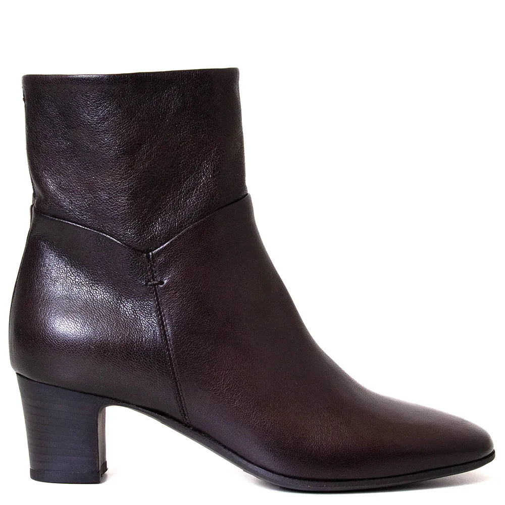 Sure! Heres an optimized title for the product:

Premium Hamida Womens Stylish Leather Ankle Boots - Comfortable and Trendy Footwear for Every Occasion

Feel free to adjust any part to better fit your brands voice!