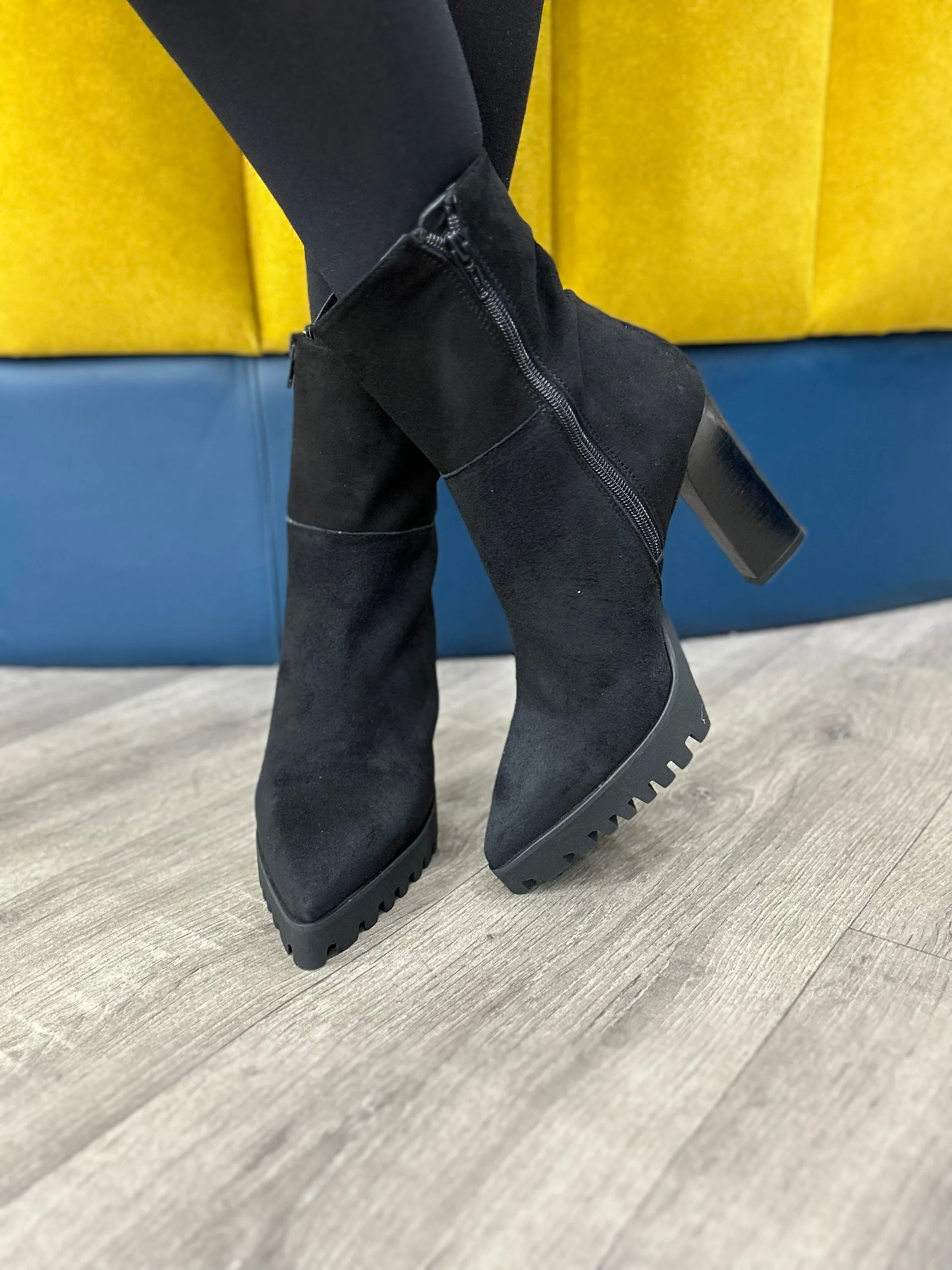 Marian 22801 Black Boot