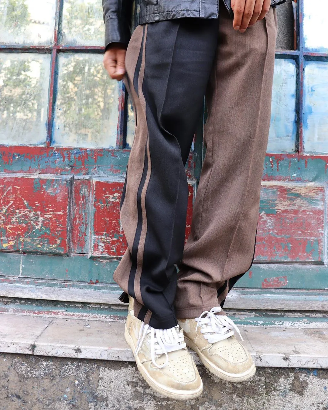 SIDE-STRIPE SPLIT TRACK PANTS - BLACK-GREY/ BLACK-BROWN